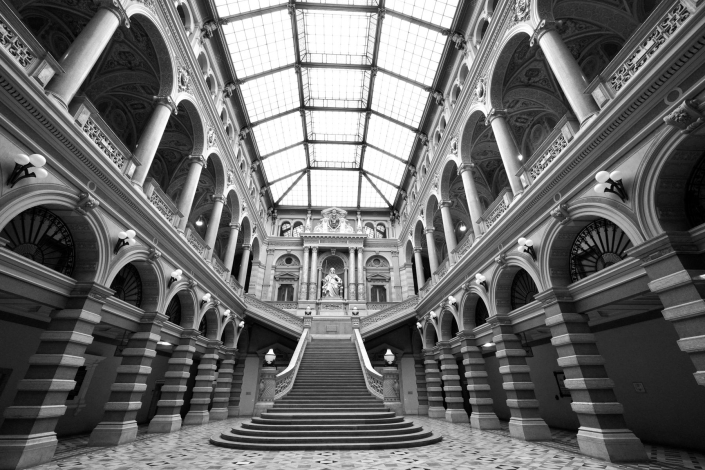 Gamperl Brigitte_Justizpalast_SW_25 Pkte