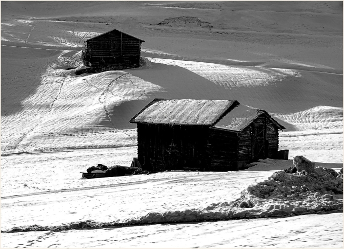 Klement Irmgard_Hütten im Schnee_24 P