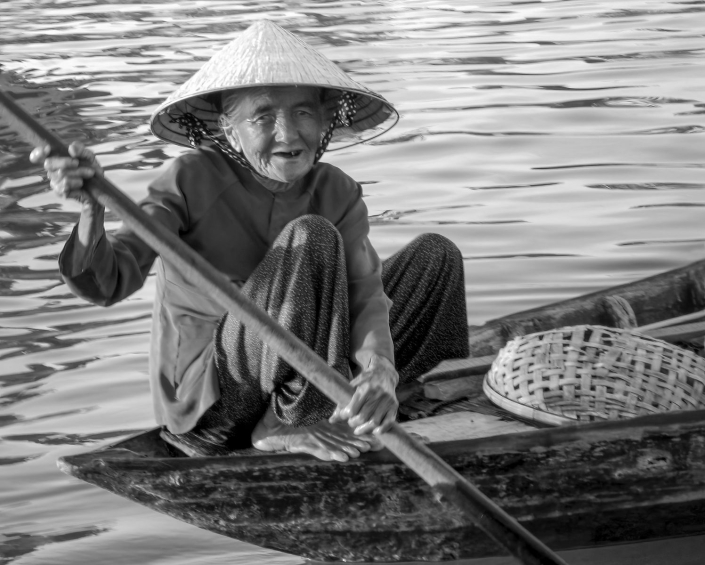 Lüdemann Ursula_rudernde Greisin_25 P